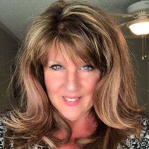 Meet your Posher, Lori